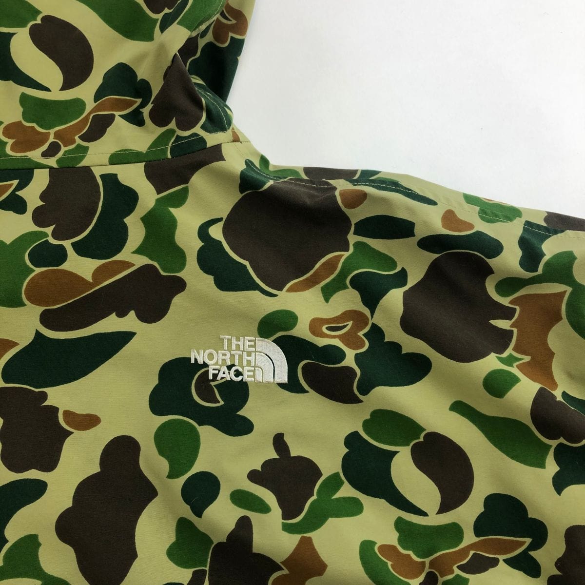 Supreme x TNF Duck Camo Jacket - SaruGeneral