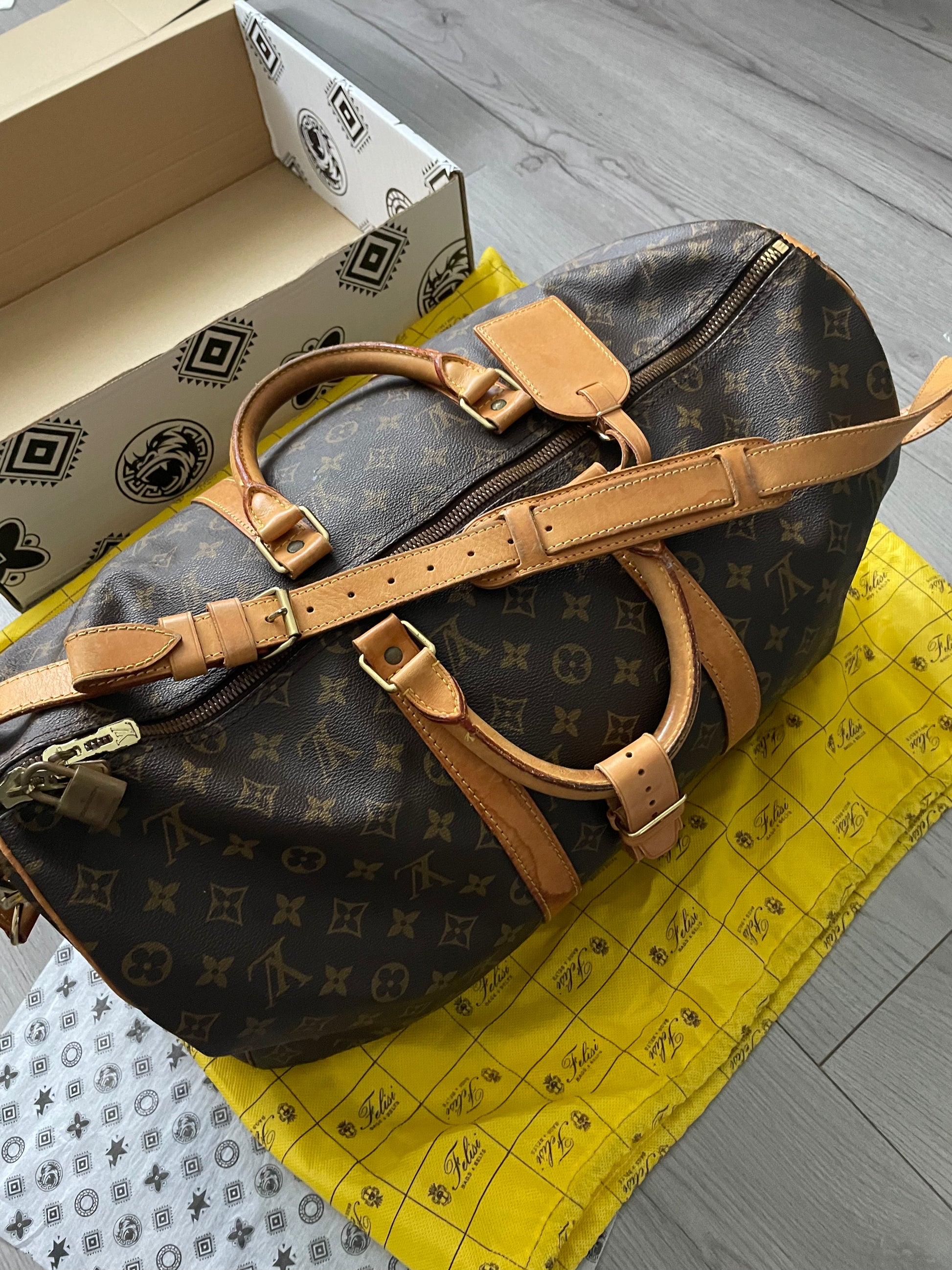 Louis vuitton duffle box - SARUGENERAL