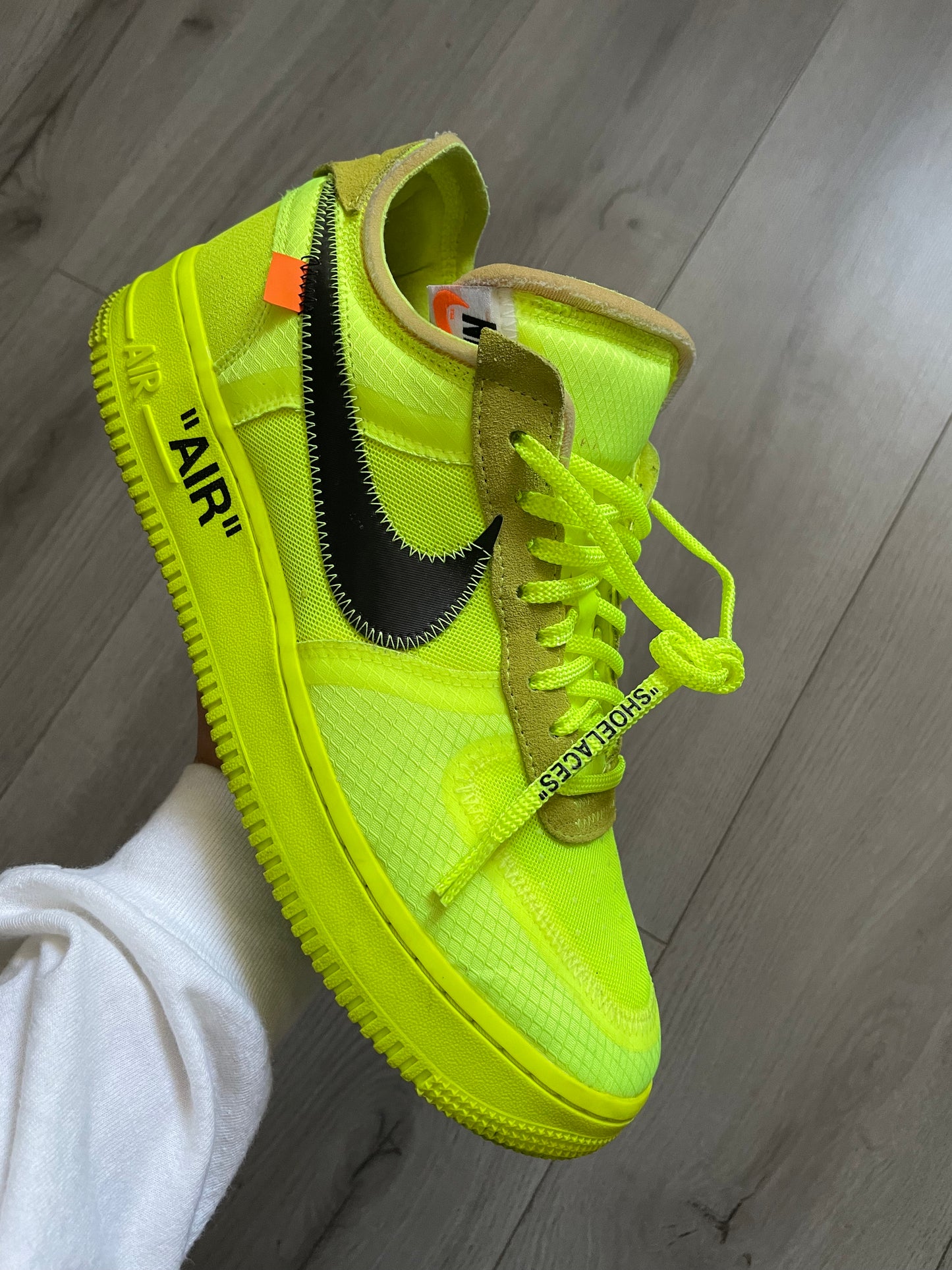 Off-White sneaker box
