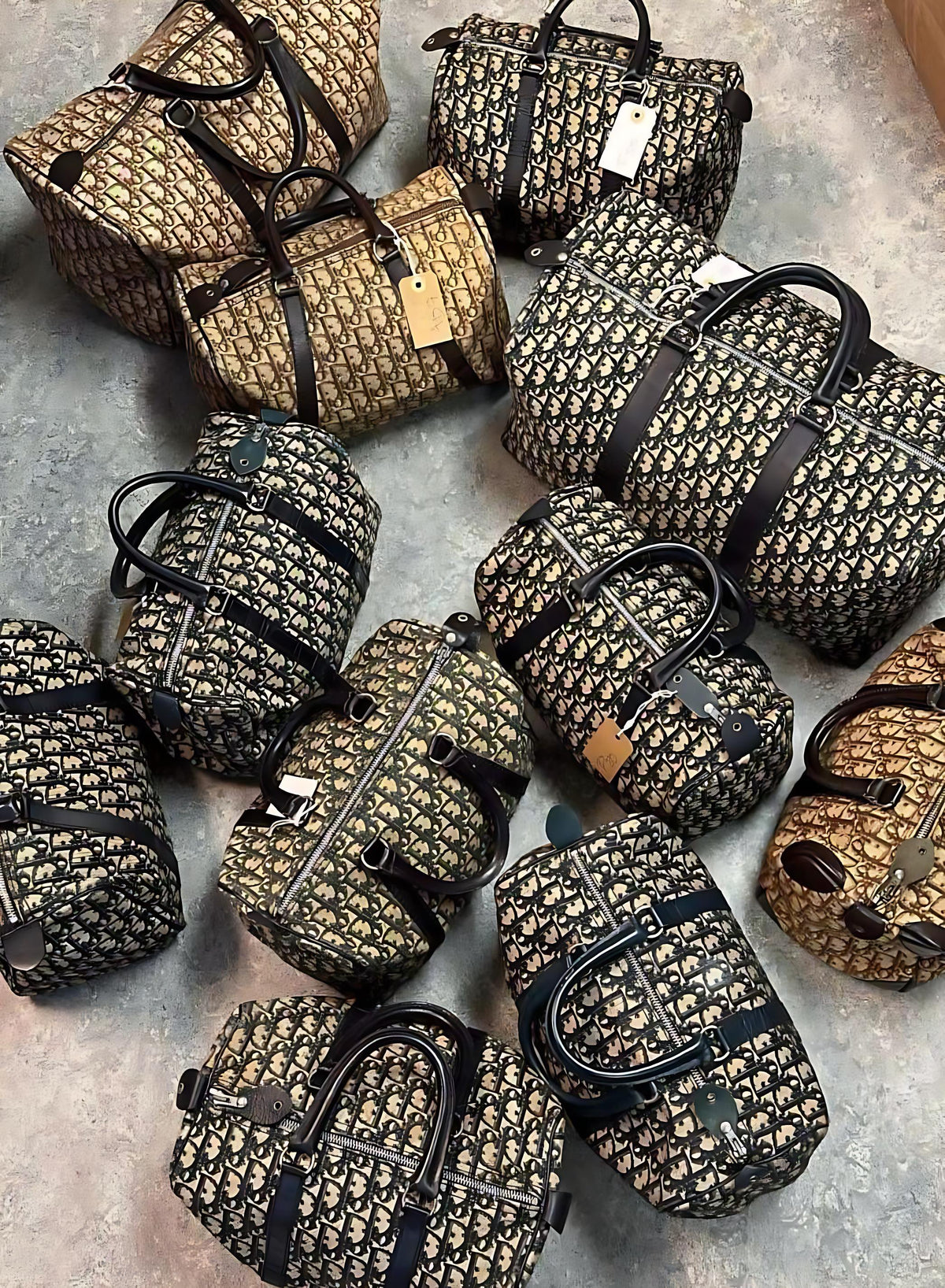 Dior duffle box - SARUGENERAL