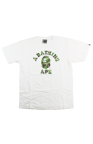 T-shirt Bape ABC Green Camo Angry College avec logo blanc