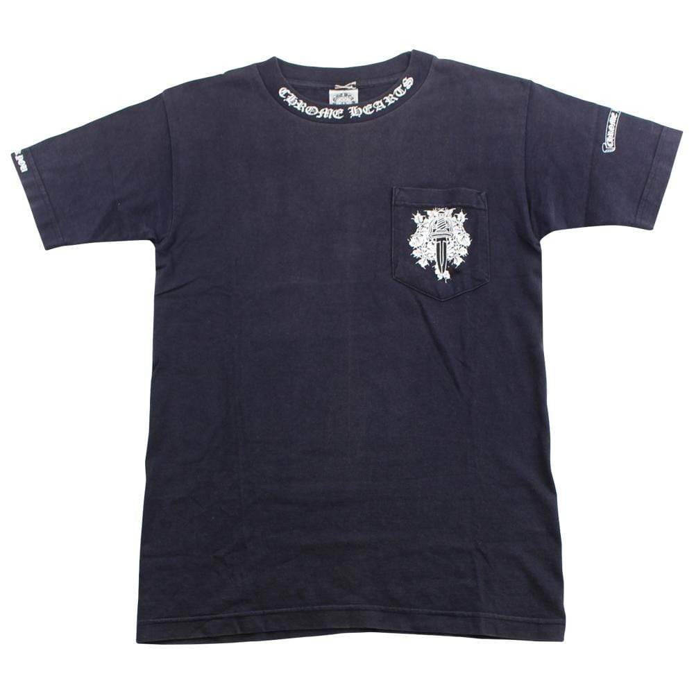 chrome hearts dagger neckline text tee black - SaruGeneral