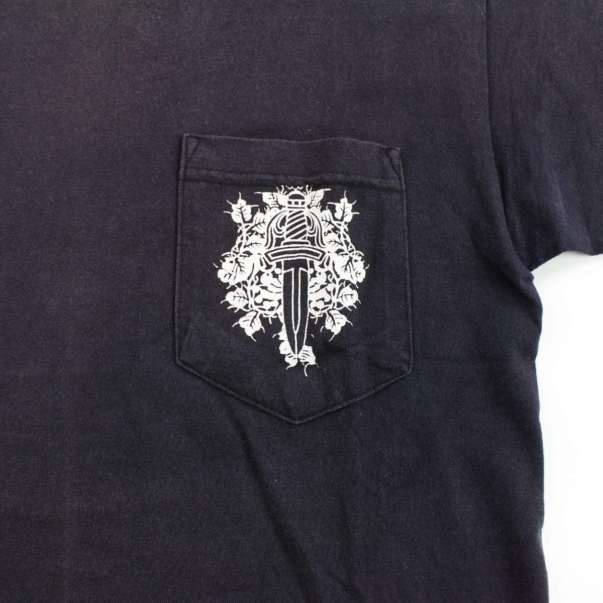 chrome hearts dagger neckline text tee black - SaruGeneral
