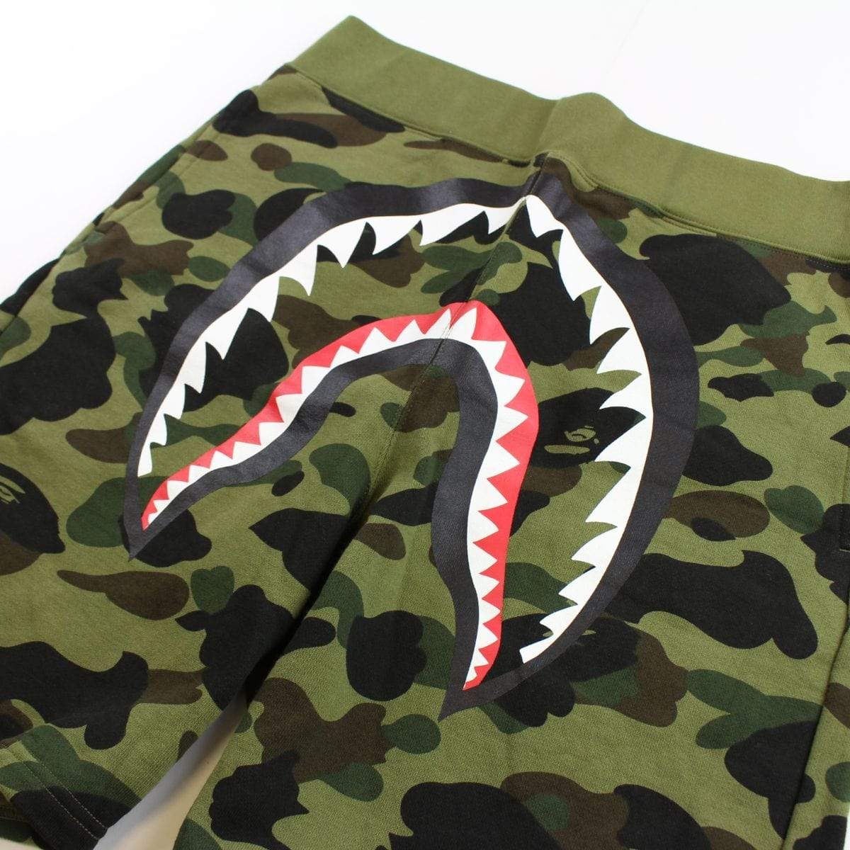 bape 1st green camo shark shorts - SaruGeneral