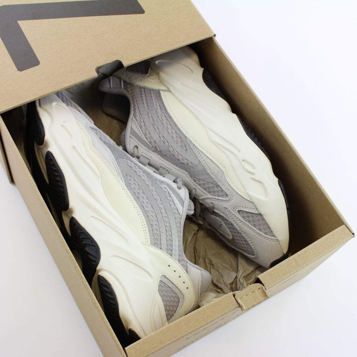 Adidas x Yeezy 700 v2 Static - SaruGeneral