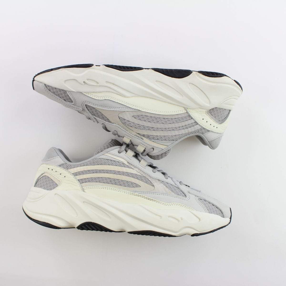 Adidas x Yeezy 700 v2 Static - SaruGeneral