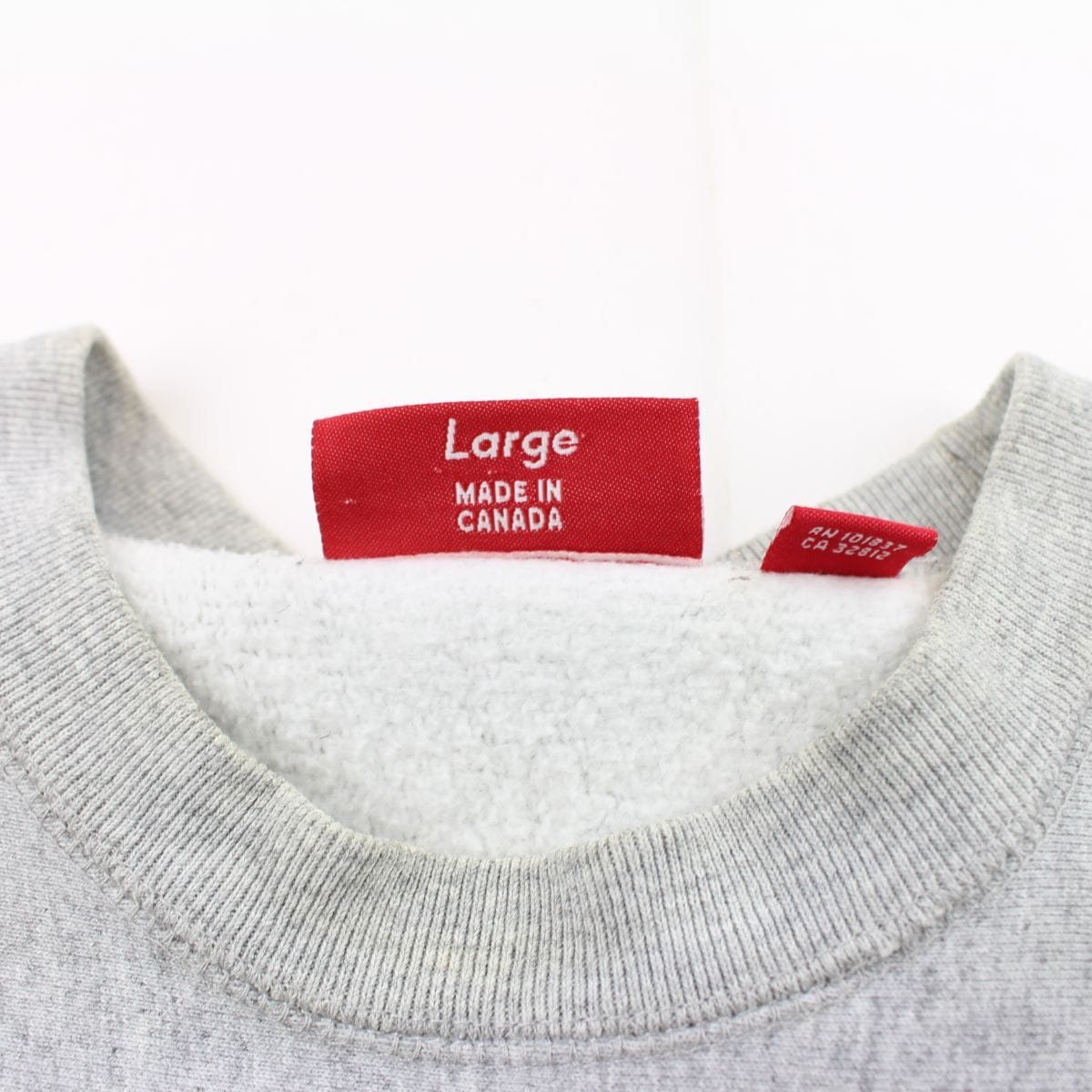 Supreme camacho crewneck grey 2002 - SaruGeneral