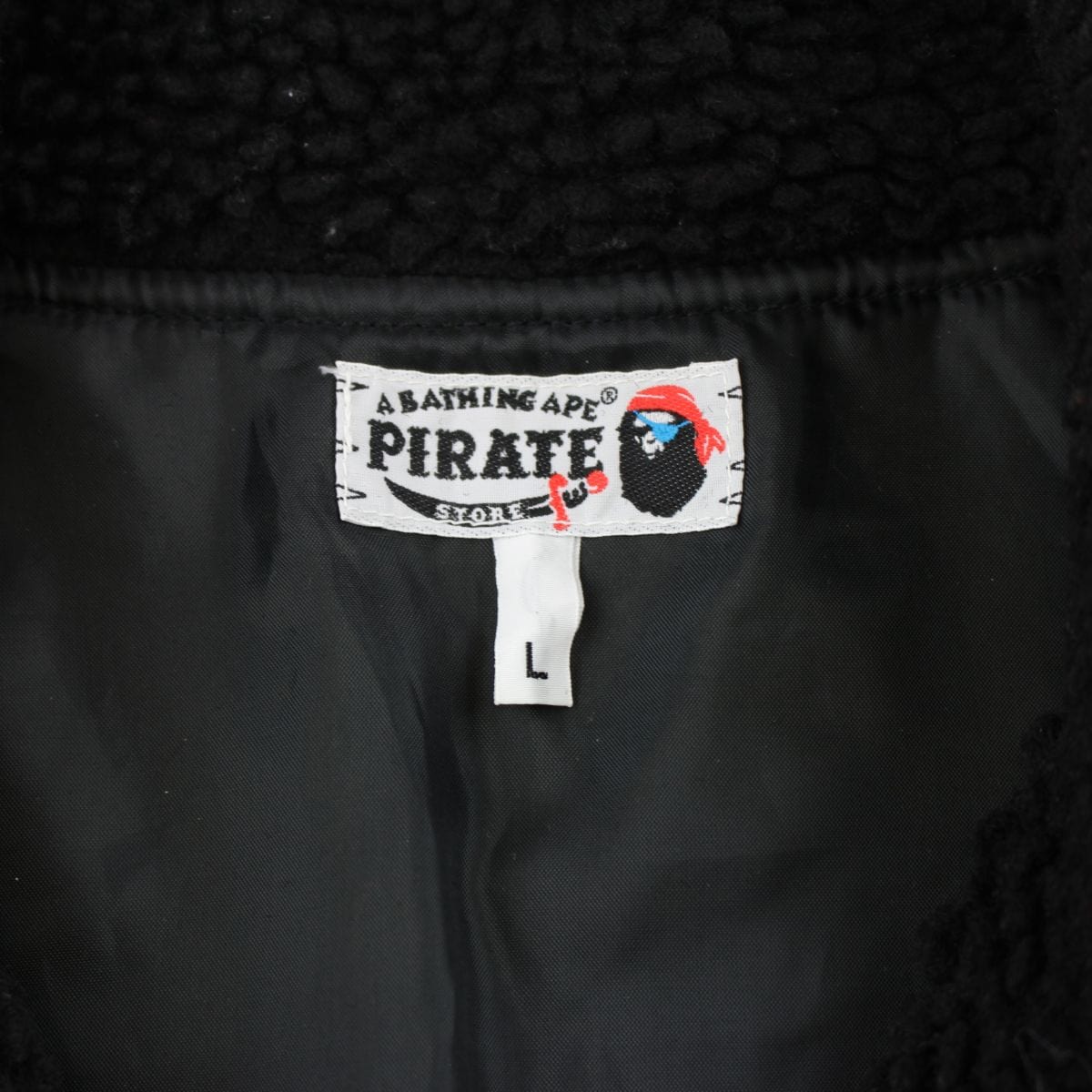 Bape pirate sherpa fleece black - SaruGeneral