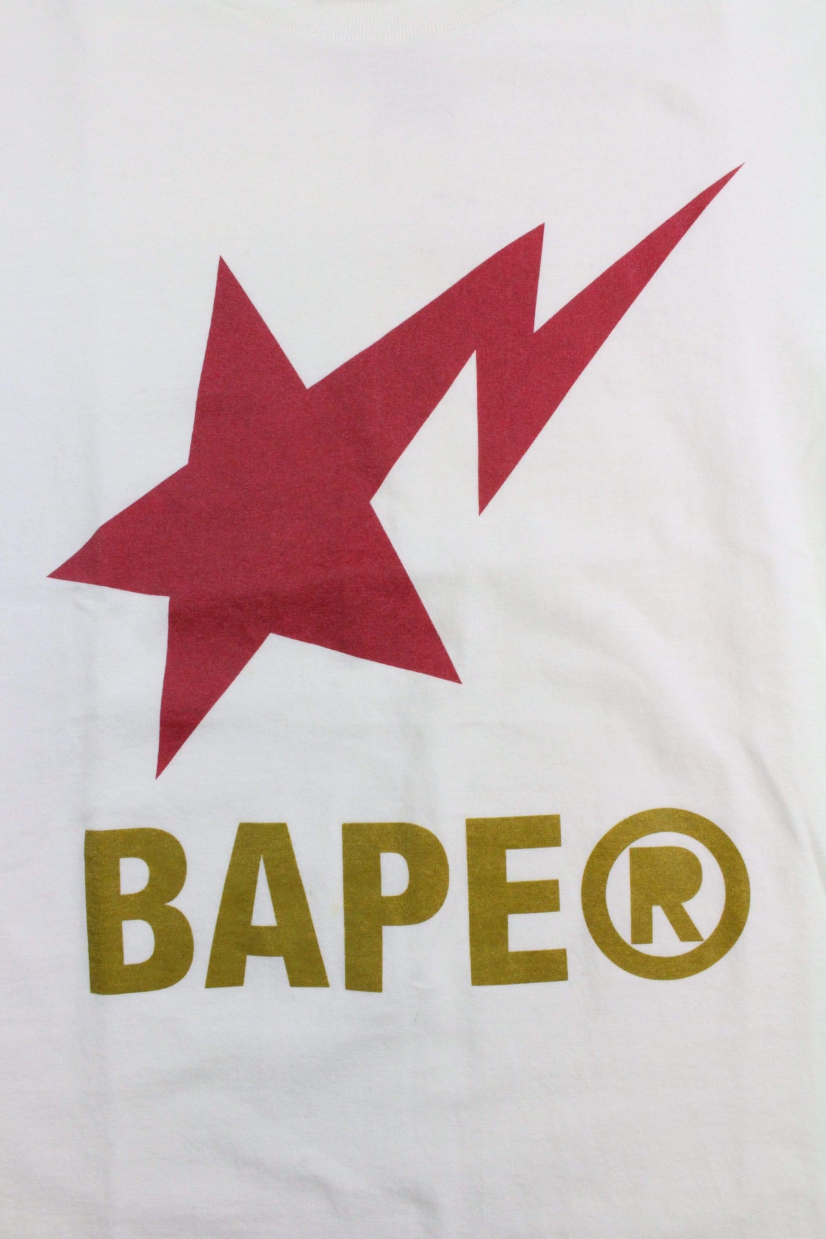 Bapesta Red Star Text Gold Tee White - SaruGeneral