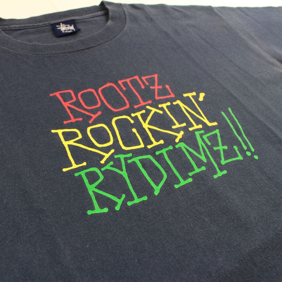 stussy rootz rockin rydimz tee black - SaruGeneral