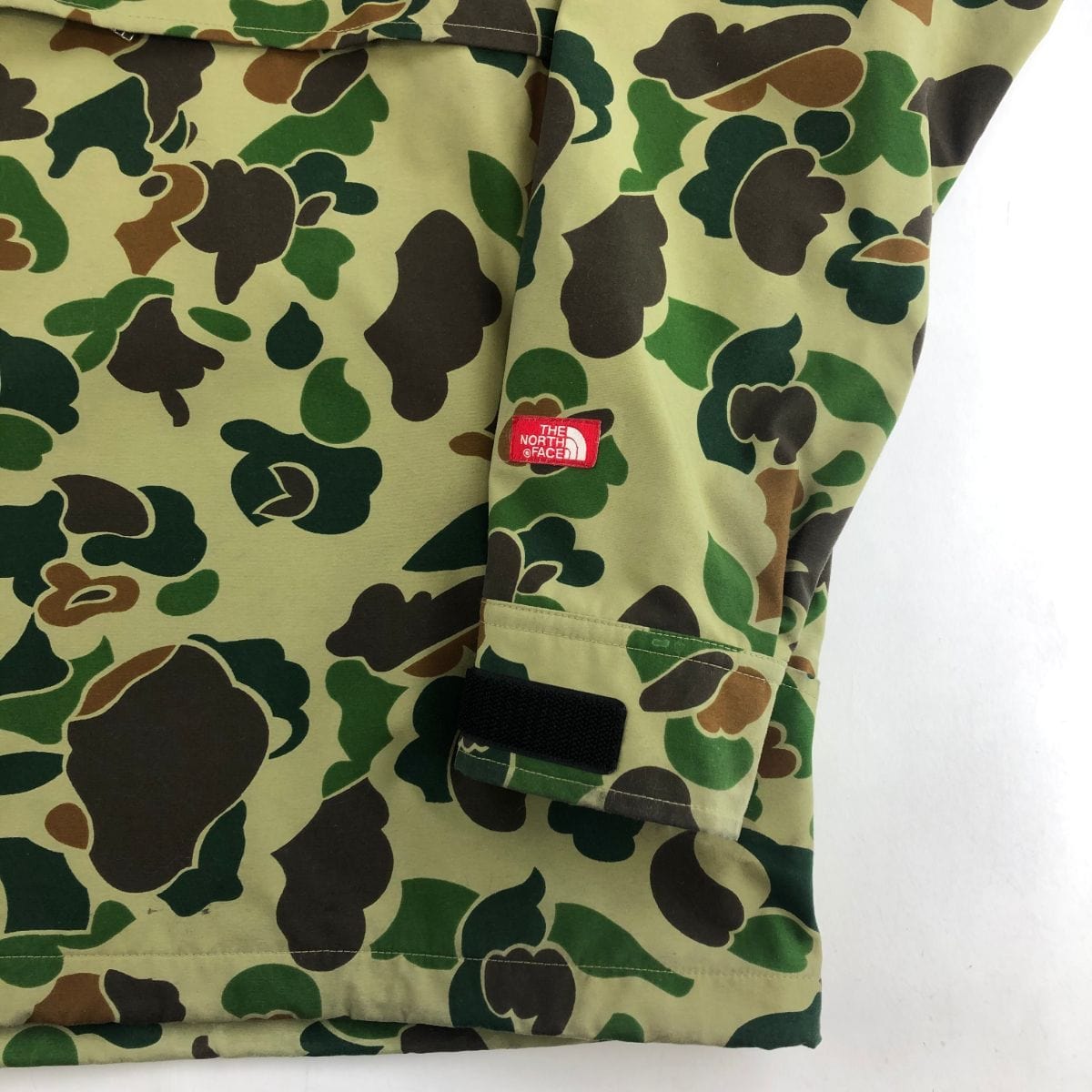 Supreme x TNF Duck Camo Jacket - SaruGeneral