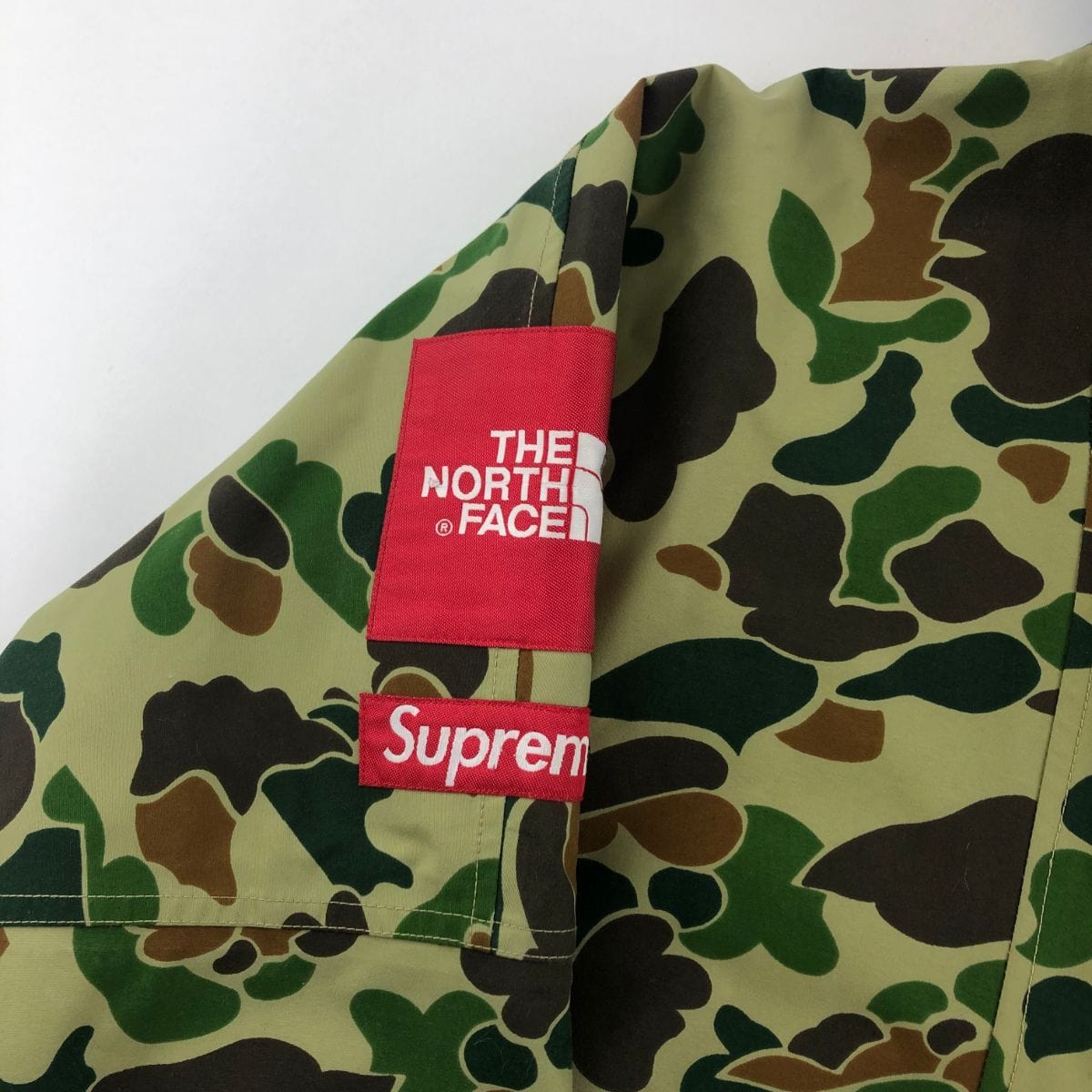 Supreme x TNF Duck Camo Jacket - SaruGeneral